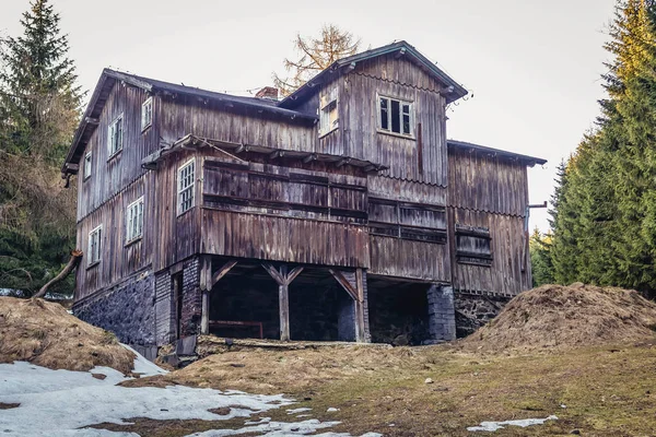 Antico edificio a Owl Mountains — Foto Stock