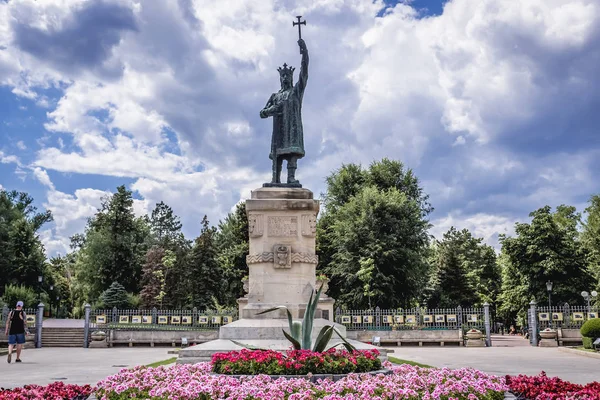 Monumento a Stefano III nella città di Chisinau — Foto Stock