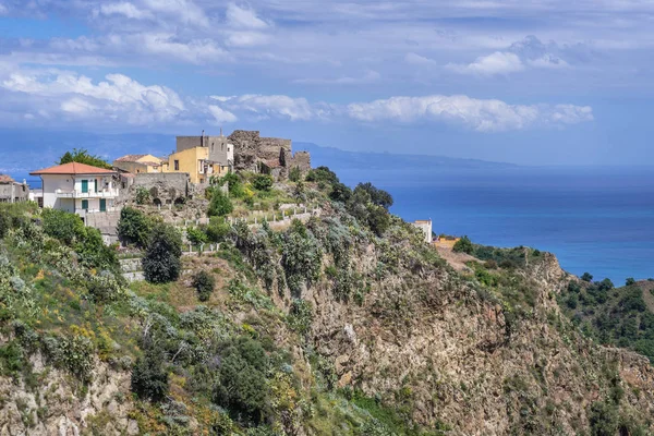 Savoca ciudad en la isla de Sicilia — Foto de Stock