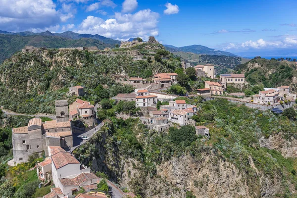 Ville de Savoca sur l'île de Sicile — Photo