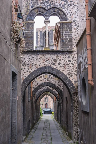 Calle Arches en Randazzo —  Fotos de Stock