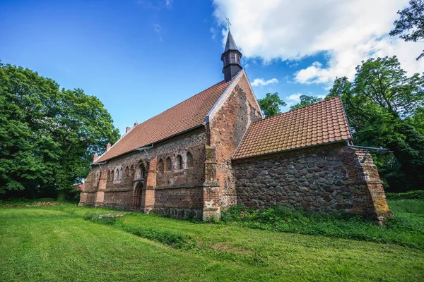 Gamla kyrkan i Polen — Stockfoto