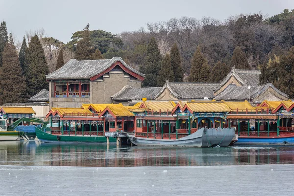 Hagyományos Hajók Kunming Tavon Pekingi Nyári Palotában Kína Fővárosában — Stock Fotó