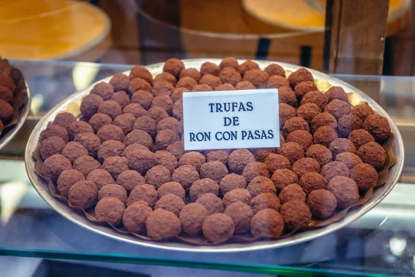 Gâteaux Truffes Rhum Aux Raisins Secs Dans Ville San Sebastian — Photo