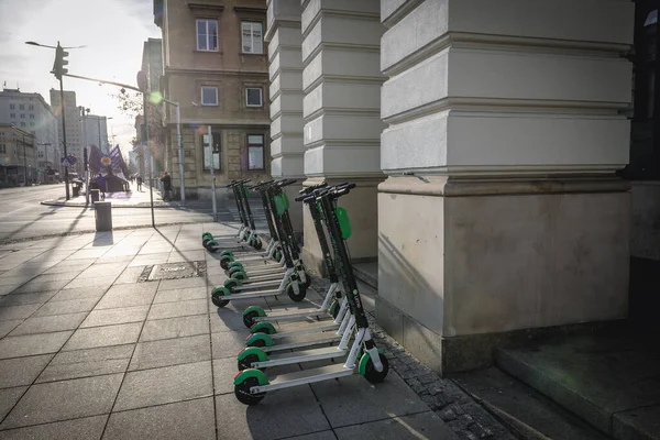 Warschau Polen März 2019 Motorroller Warschau Vermieten Nachdem Die Polnische — Stockfoto