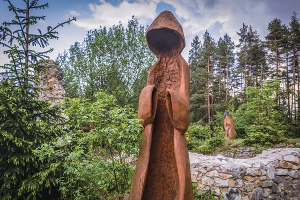 Słowacki Raj Słowacja Maja 2018 Drewniana Rzeźba Symbolicznym Cmentarzu Poświęconym — Zdjęcie stockowe