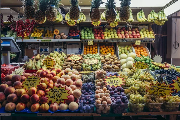 Bologna Italië September 2019 Groenten Fruit Kraam Overdekte Voedselmarkt Genaamd — Stockfoto