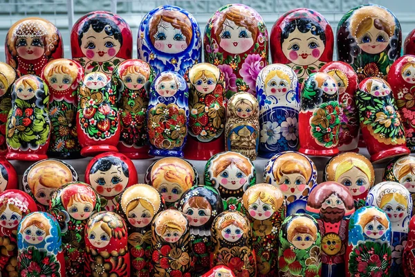 Chisinau Moldávia Julho 2019 Bonecas Matrioska Pequeno Mercado Livre Pulgas — Fotografia de Stock