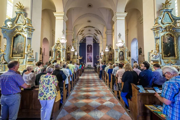 Sejny Polska Sierpnia 2019 Msza Bazylice Nawiedzenia Najświętszej Maryi Panny — Zdjęcie stockowe