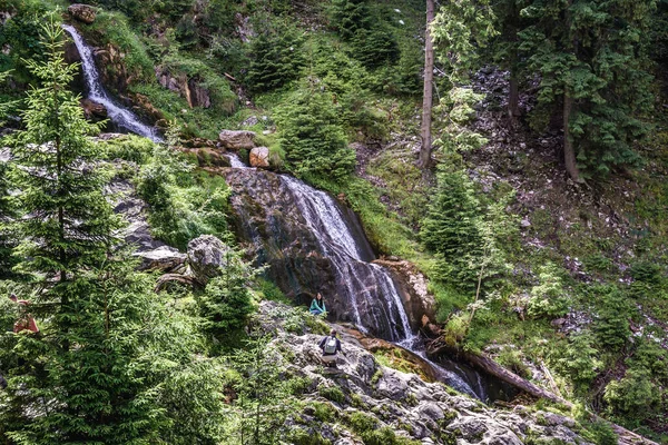 2019年7月12日 罗马尼亚博尔萨市 马拉穆尔区博尔萨镇附近罗德纳自然保护区的所谓 马瀑布 — 图库照片