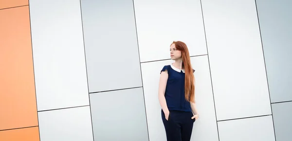 Redhair woman with freckles outside office break — Stock Photo, Image