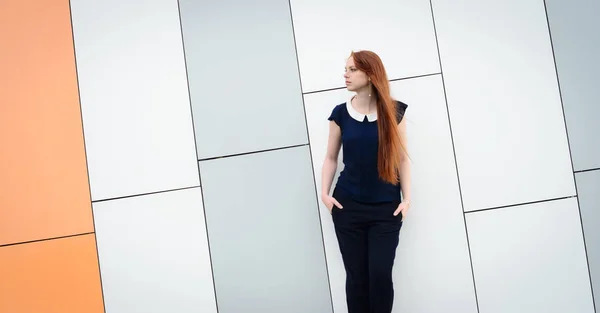 Redhair woman with freckles outside office break — Stock Photo, Image