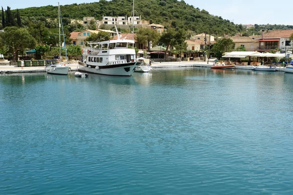 El ferry en un puerto . —  Fotos de Stock