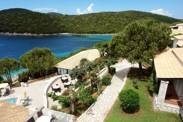 Vista dalla villa sul porto blu . — Foto Stock