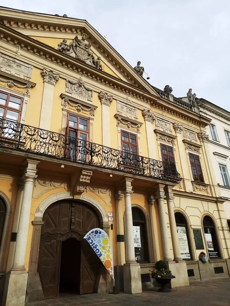 Kosice Eslovaquia Octubre 2019 Vista Sobre Calle Central Con Sede —  Fotos de Stock