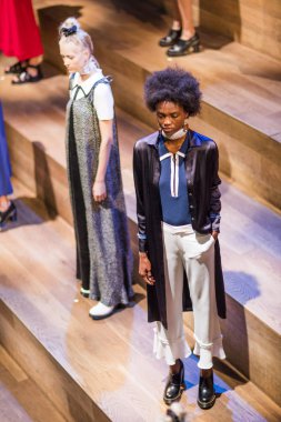 Timo Weiland sunu sırasında Nyfw 