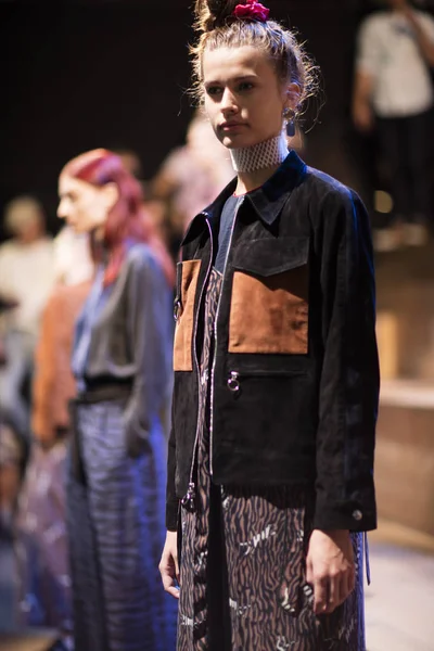 Nyfw Sprin yaz 2016'timo Weiland tanıtım