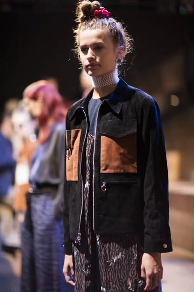 Nyfw Sprin yaz 2016'timo Weiland tanıtım