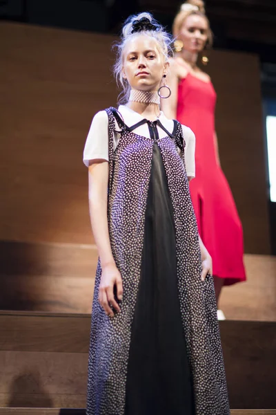 Nyfw Sprin yaz 2016'timo Weiland tanıtım