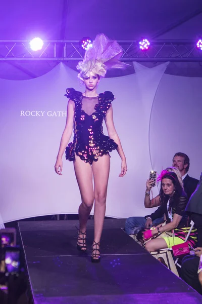 Rocky Gathercole modevisning under konst hjärtan mode Art Basel 2016 — Stockfoto