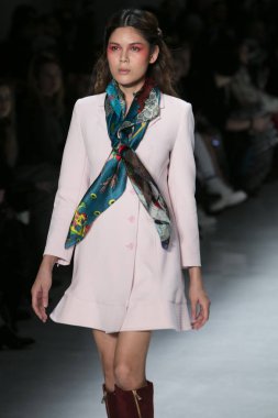 Dan Liu sonbahar kış 2017 Fashion Show 