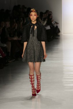 Dan Liu sonbahar kış 2017 Fashion Show 