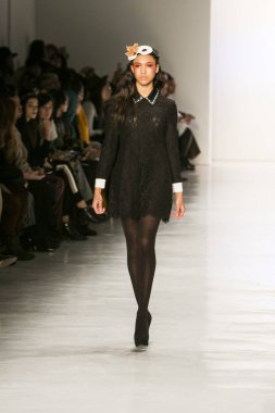 Dan Liu sonbahar kış 2017 Fashion Show