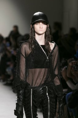 Hakan Akkaya sonbahar kış 2017 Fashion Show