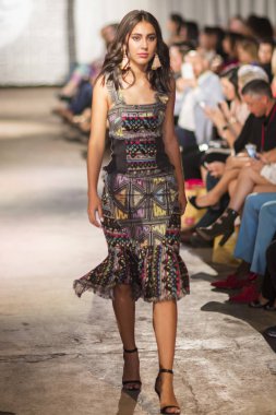 Nicole Miler moda gösterisi sırasında yeraltı Lauderdale 2017