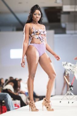 Mariana Londra Fll defile 2017