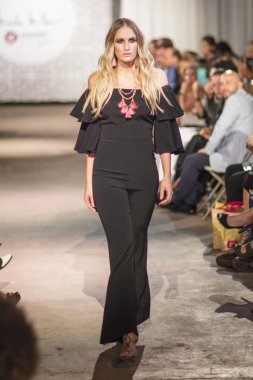 Yeraltı Lauderdale 2017 @ Nicole Millar defile