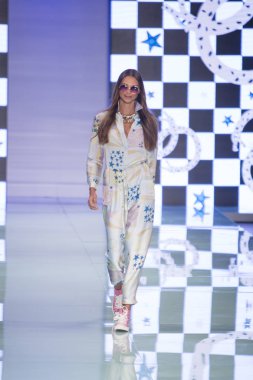 Shantall Lacayo moda gösterisi Resort 2017