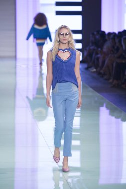 Shantall Lacayo moda gösterisi Resort 2017