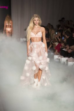 Plaj Tavşanı defile yaz 2018