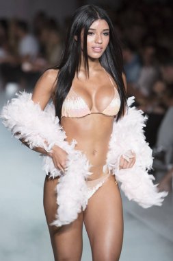 Plaj Tavşanı defile yaz 2018