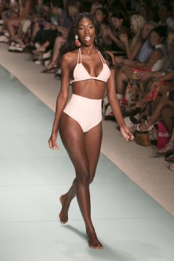 Montce defilede 2017 Funkshion