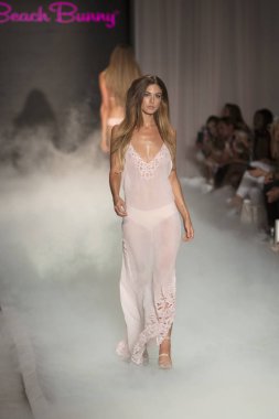 Plaj Tavşanı defile 2017