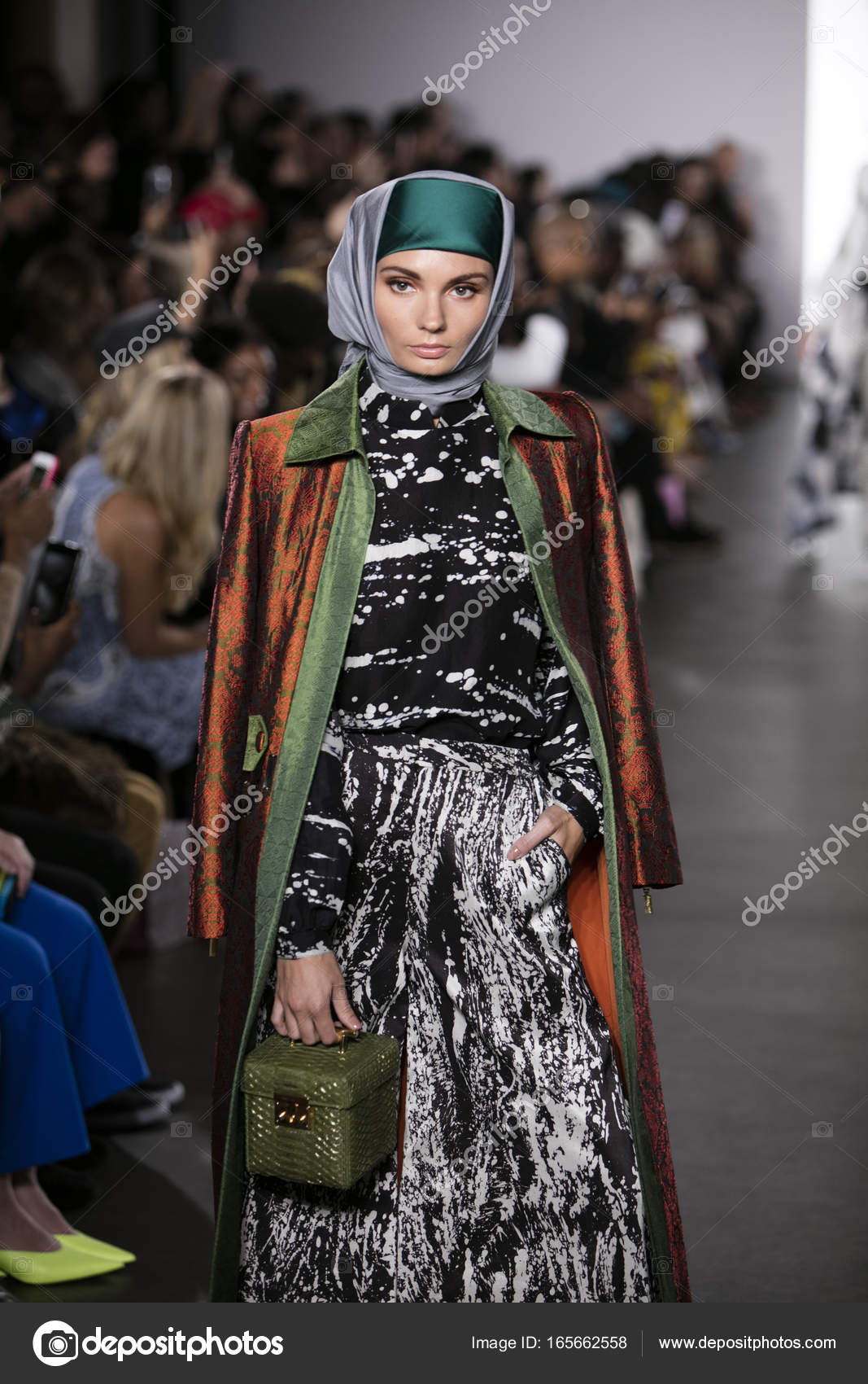 Indonesia Diversity NYFW 2017 Dian Pelangi Stock Editorial Photo Indonesia Diversity NYFW 2017 Dian Pelangi Stock Editorial Photo