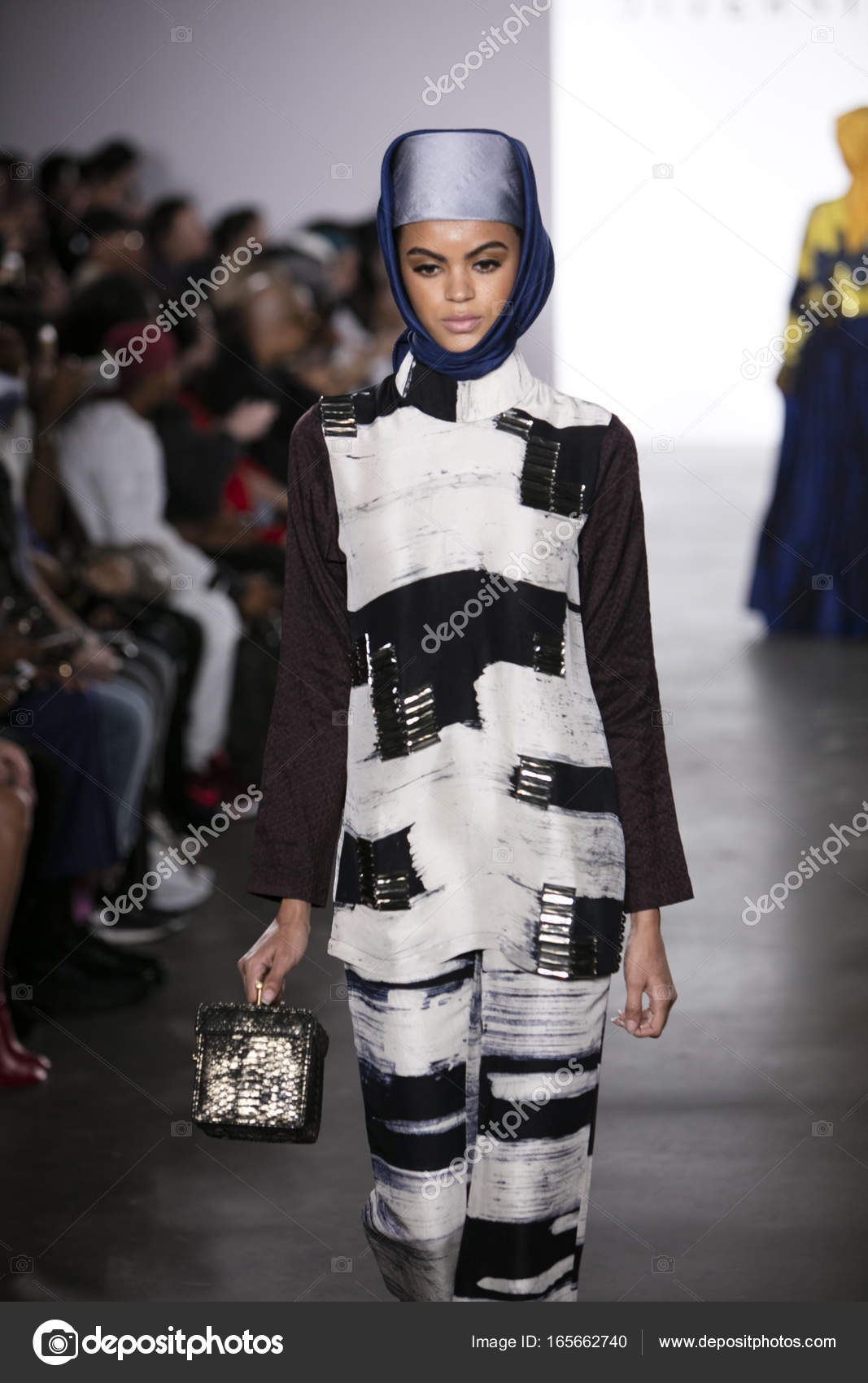 Indonesia Diversity NYFW 2017 Dian Pelangi Stock Editorial Photo Indonesia Diversity NYFW 2017 Dian Pelangi Stock Editorial Photo