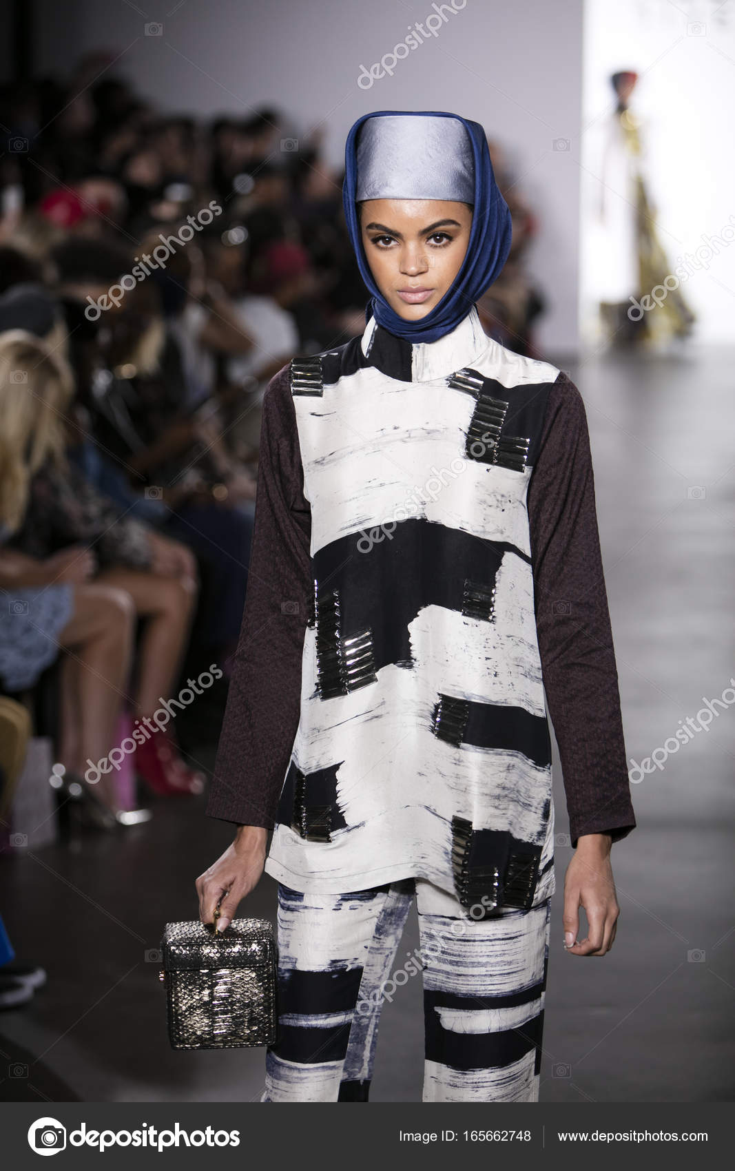 Indonesia Diversity NYFW 2017 Dian Pelangi Stock Editorial Photo Indonesia Diversity NYFW 2017 Dian Pelangi Stock Editorial Photo