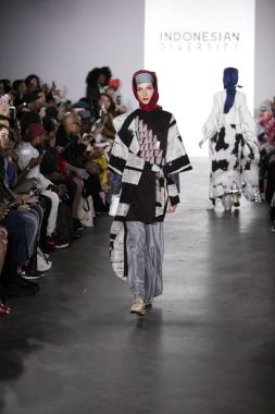 Endonezya Çeşitlilik Nyfw 2017 - Dian Pelangi