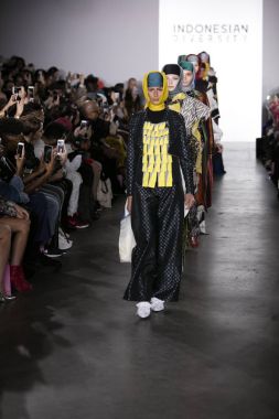 Endonezya Çeşitlilik Nyfw 2017 - Dian Pelangi