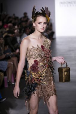 Melia Vijaya Defile sırasında Endonezya çeşitlilik 2017