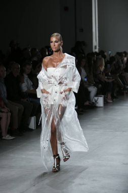 Hakan Akkaya moda gösterisi ilkbahar yaz 2018