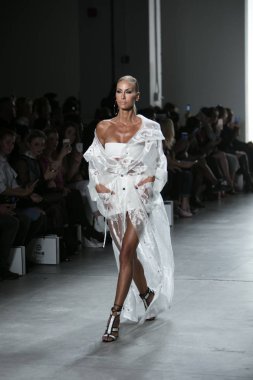 Hakan Akkaya moda gösterisi ilkbahar yaz 2018