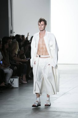 Hakan Akkaya moda gösterisi ilkbahar yaz 2018