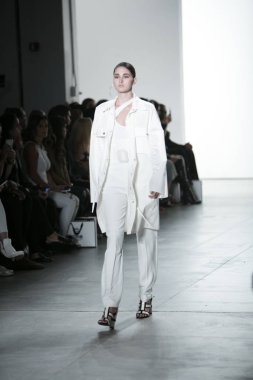 Hakan Akkaya moda gösterisi ilkbahar yaz 2018