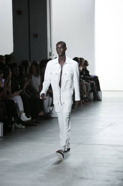 Hakan Akkaya moda gösterisi ilkbahar yaz 2018