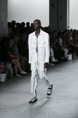 Hakan Akkaya moda gösterisi ilkbahar yaz 2018