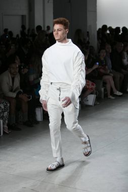 Hakan Akkaya moda gösterisi ilkbahar yaz 2018